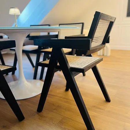 Chez Sandrine, Mon Elegant + Parking 아파트 *